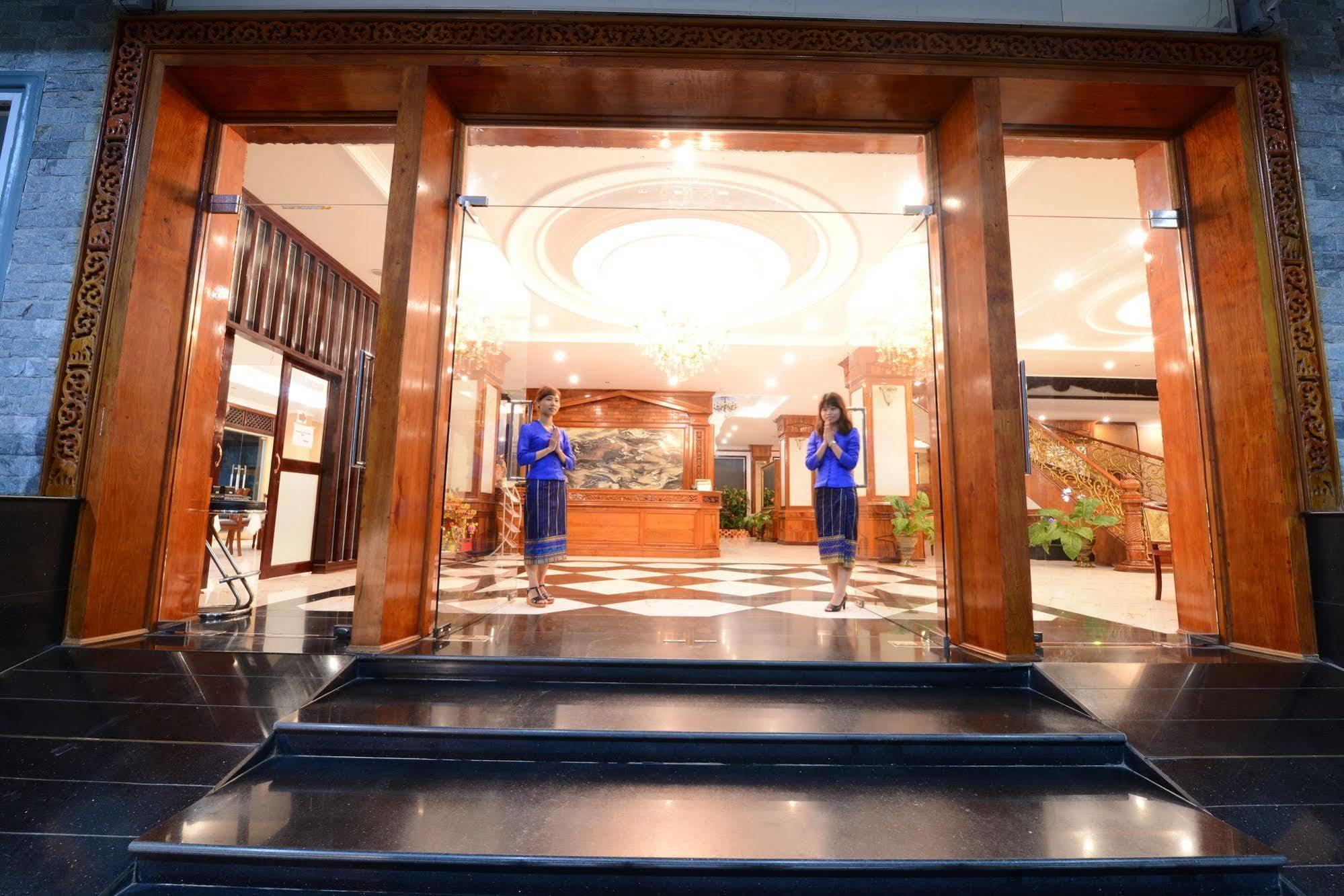 Vientiane Golden Sun Hotel Екстериор снимка